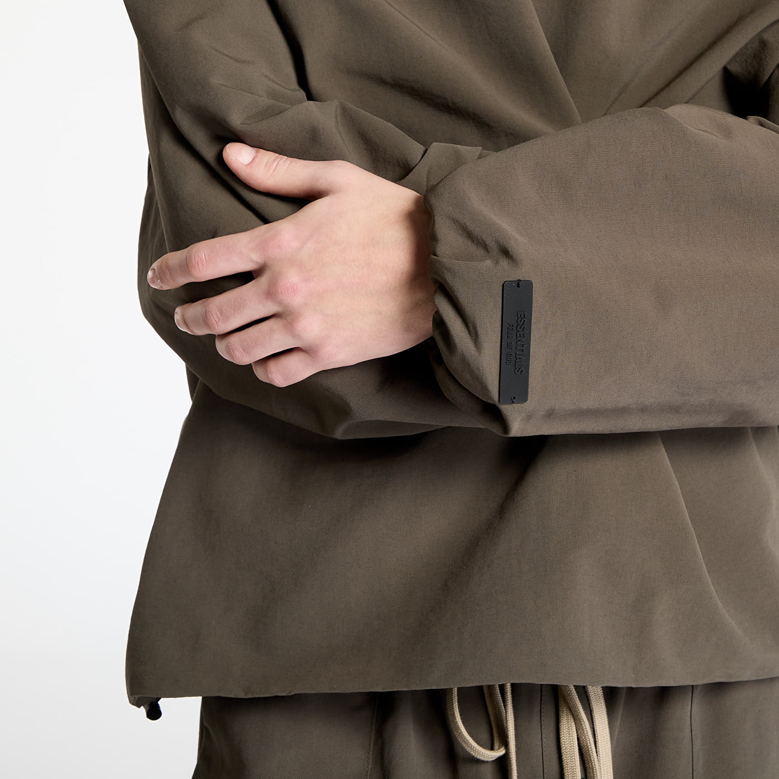 Якета Fear Of God ESSENTIALS Military Nylon Hooded Anorak Brown | Footshop