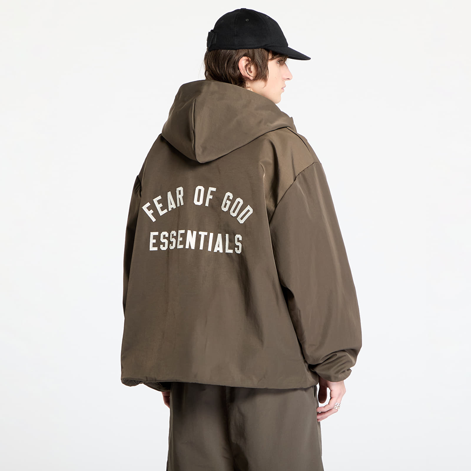 Якета Fear Of God ESSENTIALS Textured Nylon Hooded Coaches Jacket Brown
