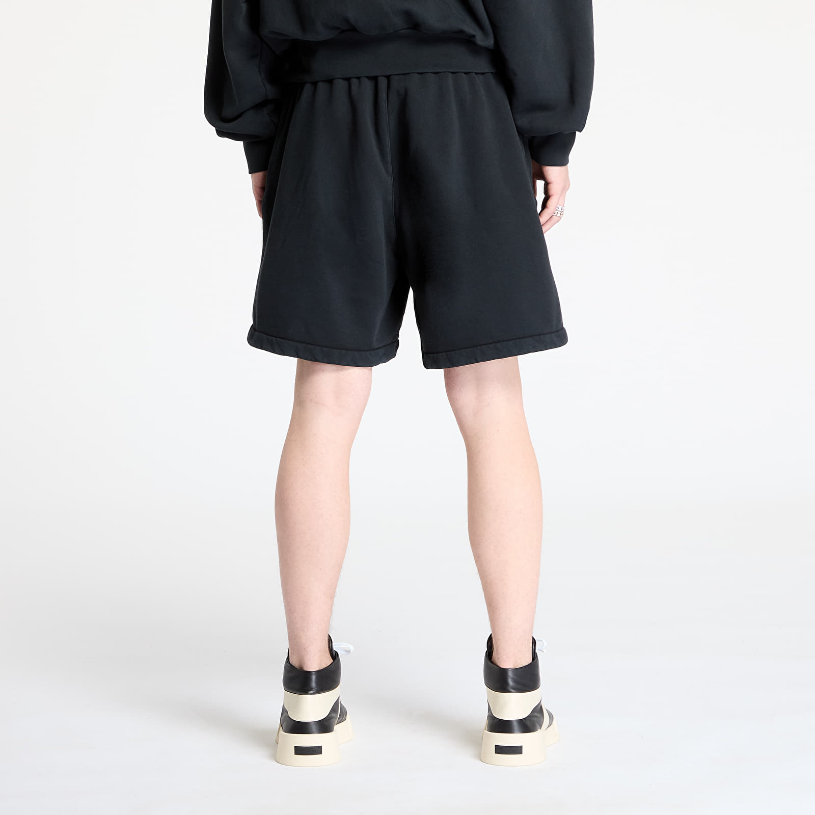 Kratke hlače  Fear Of God ESSENTIALS Heavy Fleece Soccer Short Black