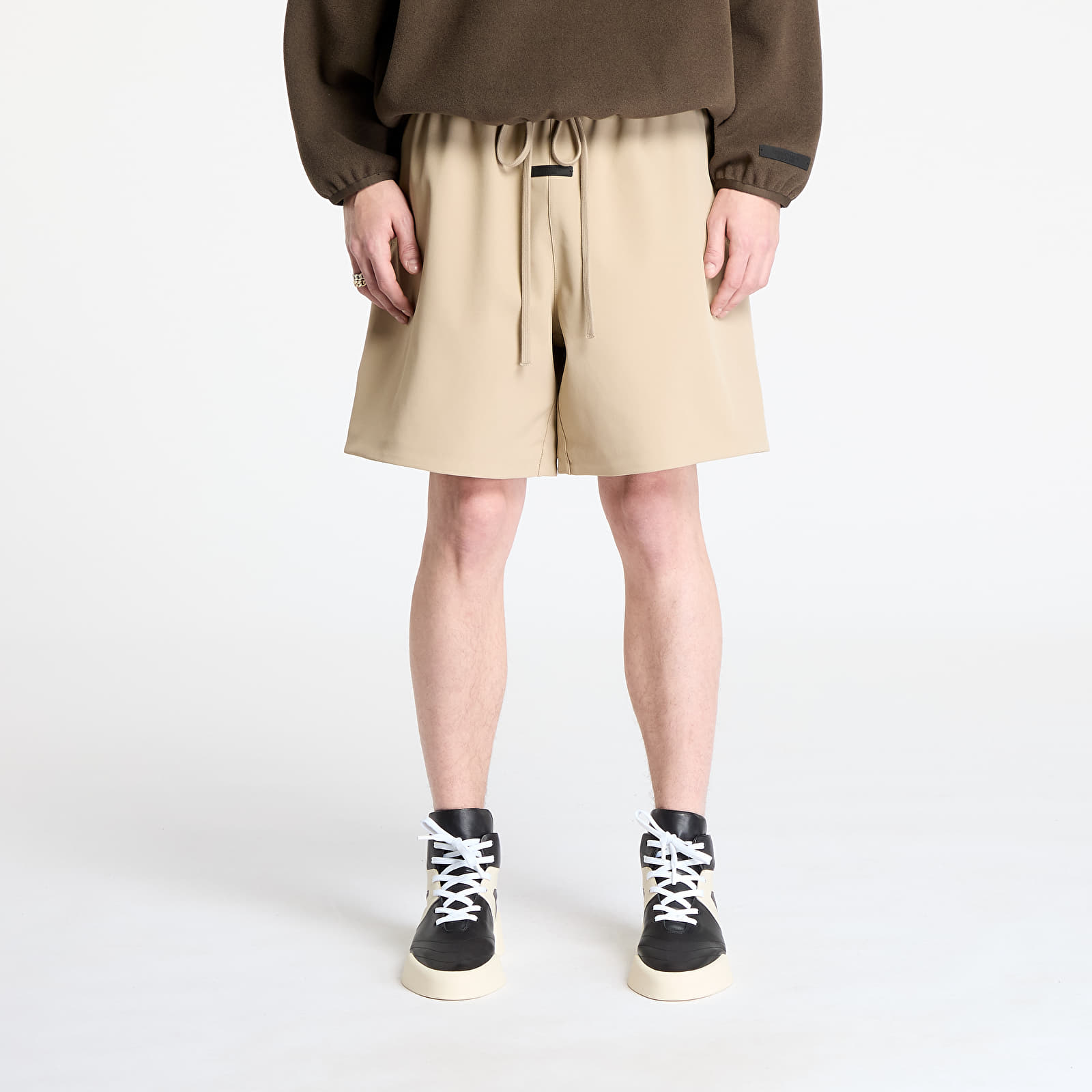 Shorts Fear Of God ESSENTIALS Bonded Nylon Soccer Short Desert Sand