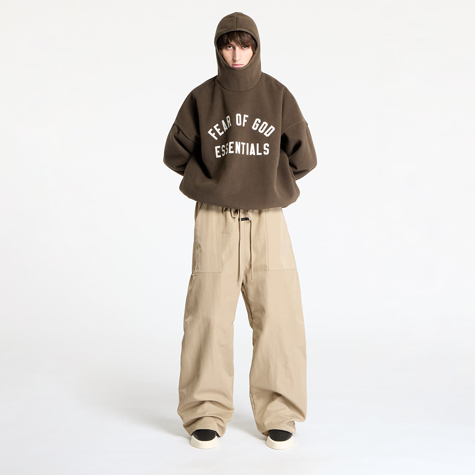 Pants and jeans Fear Of God ESSENTIALS Textured Nylon Utility Pant Desert Sand