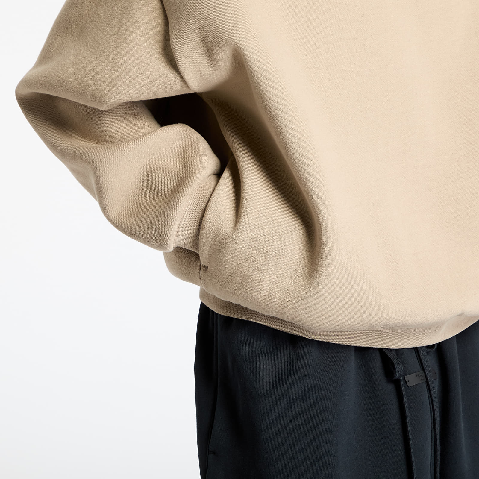 Kapucnis pulóverek és pulcsik Fear Of God ESSENTIALS Fleece Crewneck Desert Sand