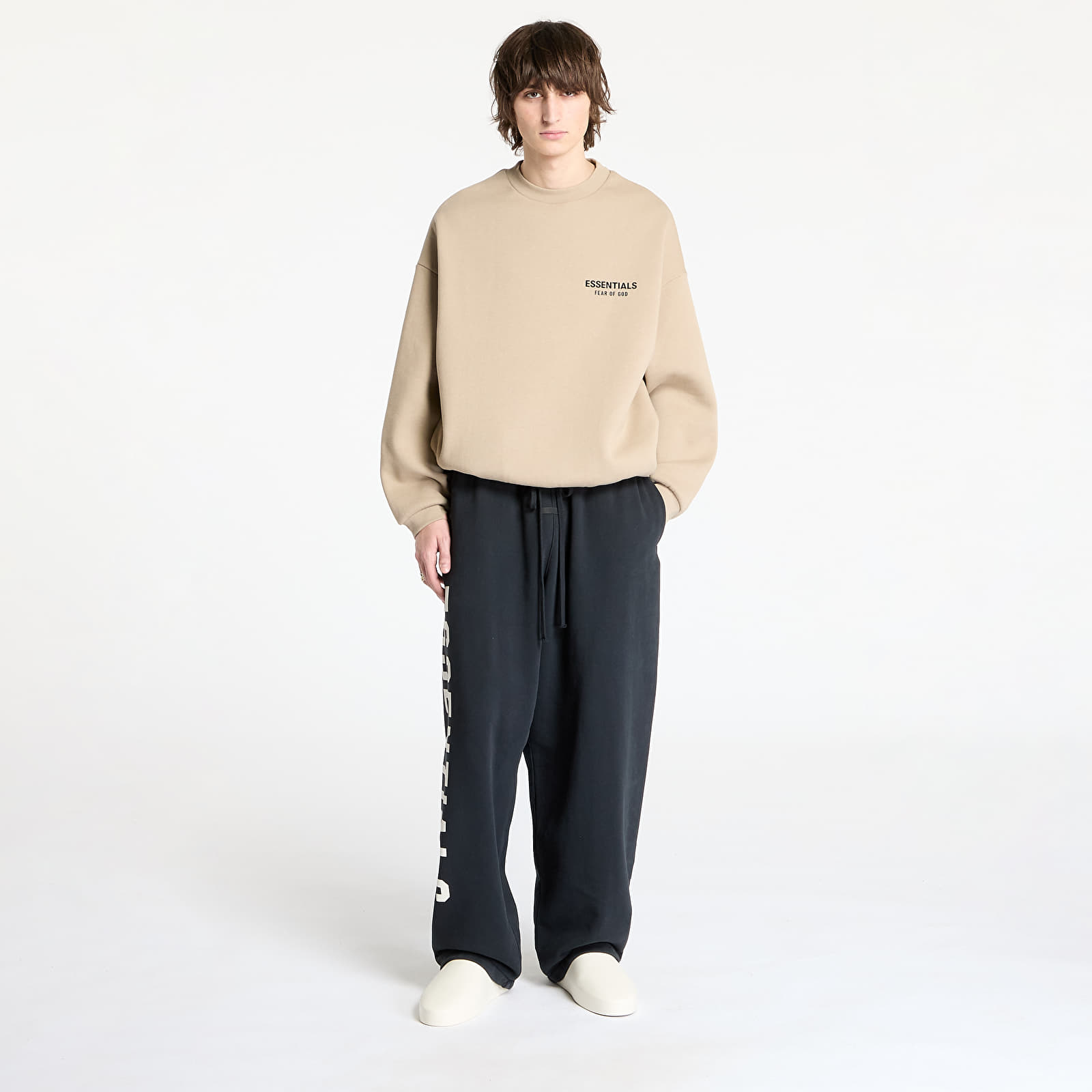 Kapucnis pulóverek és pulcsik Fear Of God ESSENTIALS Fleece Crewneck Desert Sand