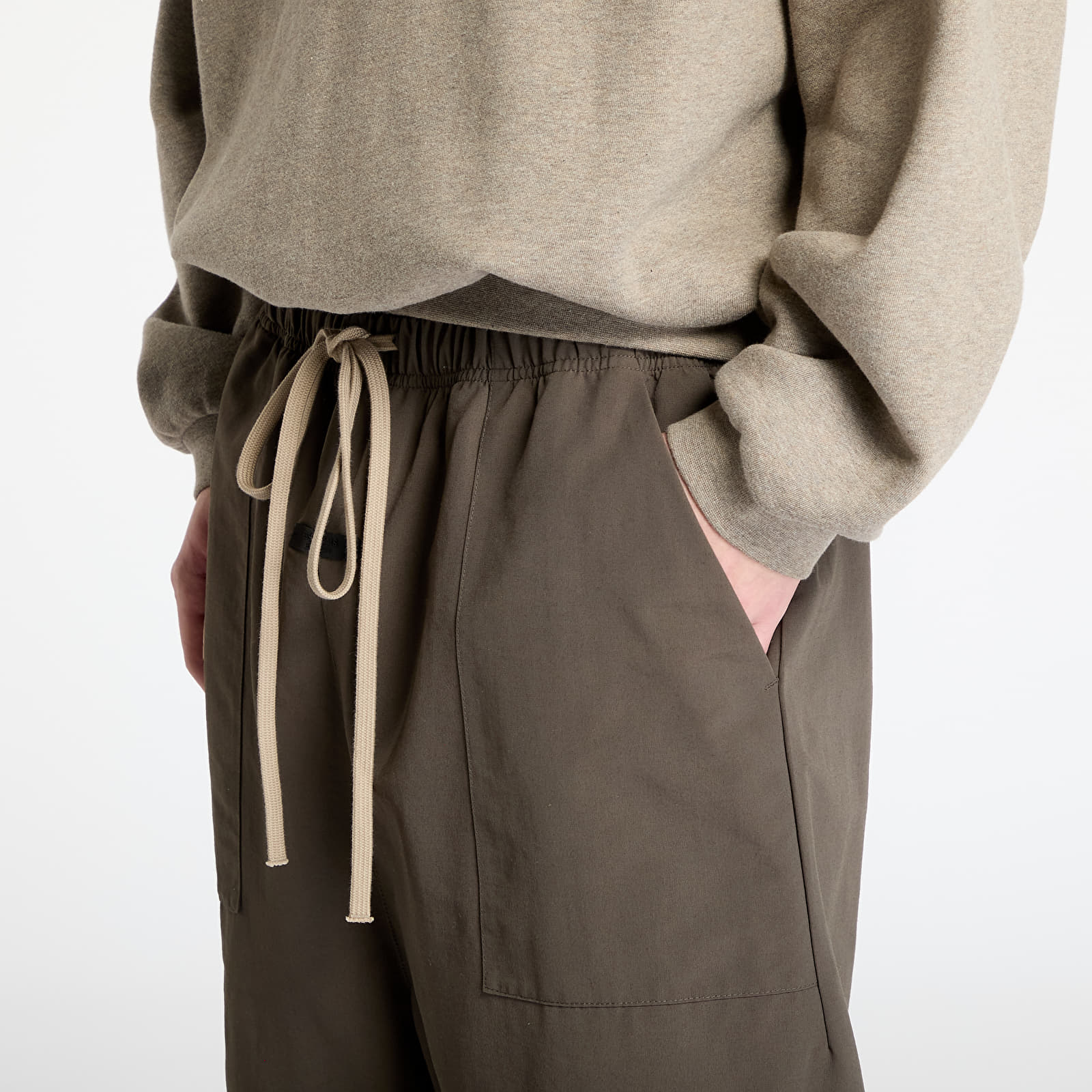 Kelnės Fear Of God ESSENTIALS Military Nylon Utility Pant Brown