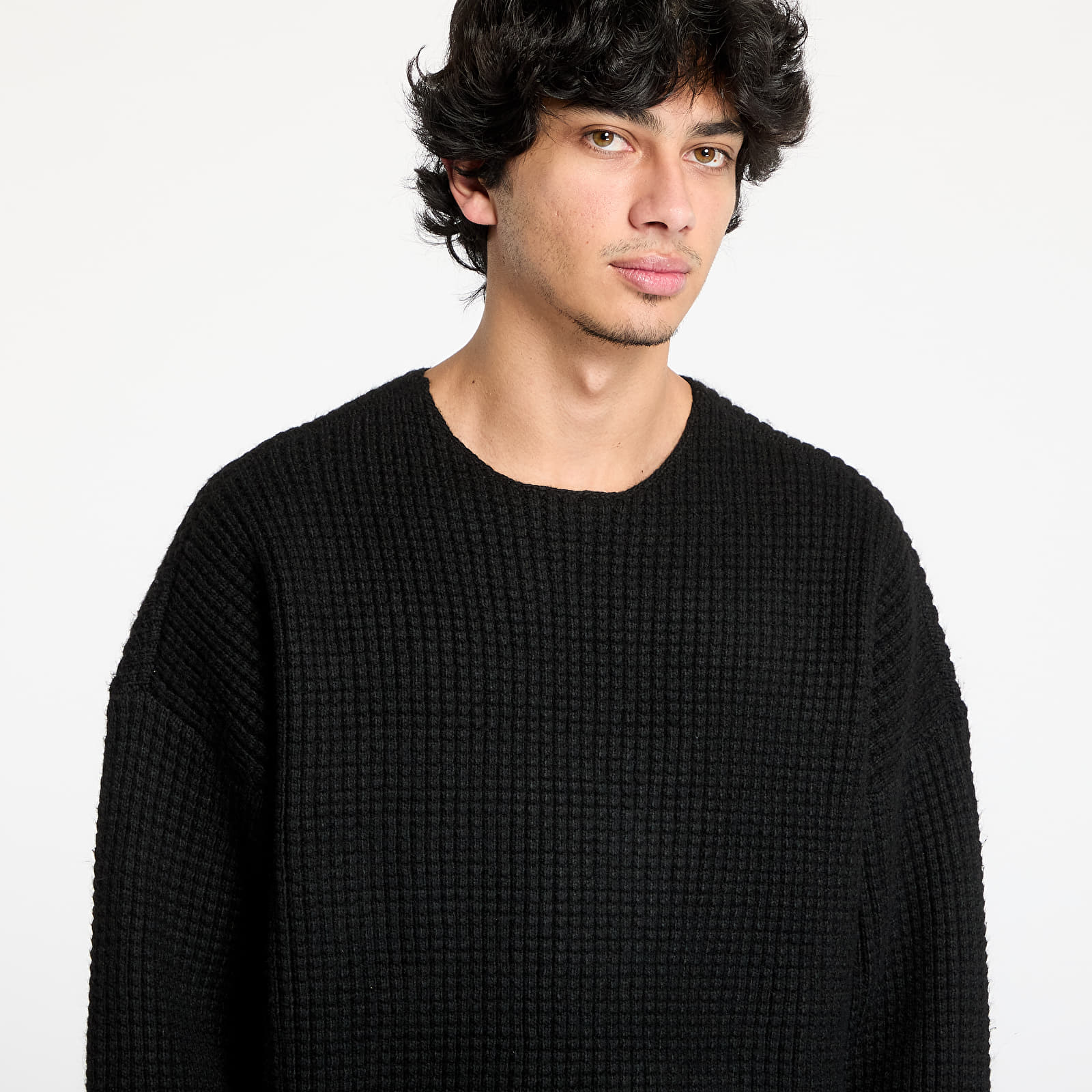Pleteni puloverji  Fear Of God ESSENTIALS Heavy Waffle Crewneck Sweater Black