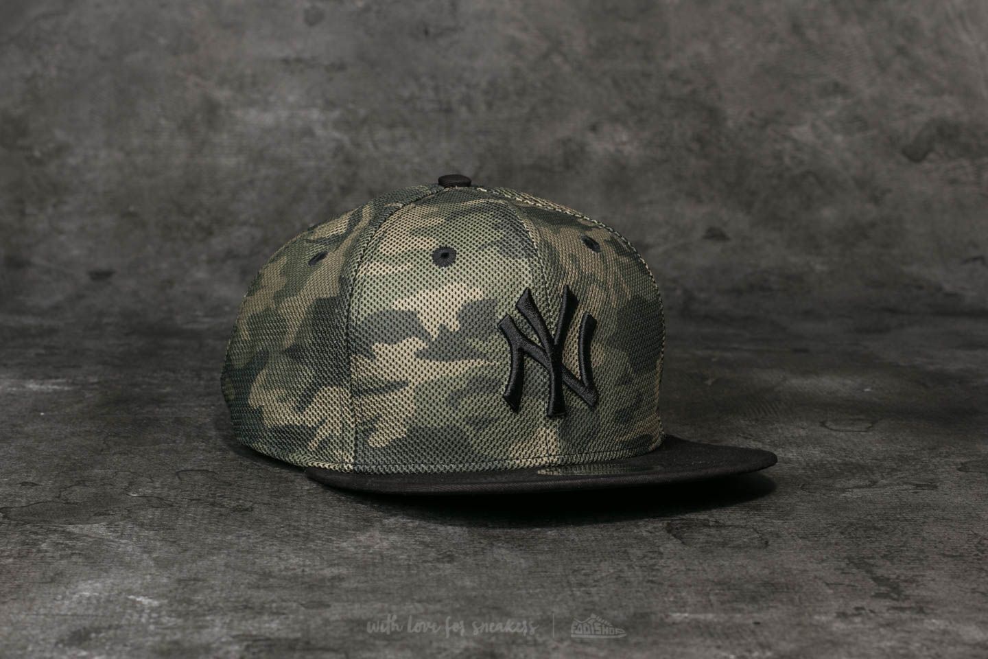 Caps  New Era 9Fifty MLB Mesh Overlay New York Yankees Cap Camo/ Black