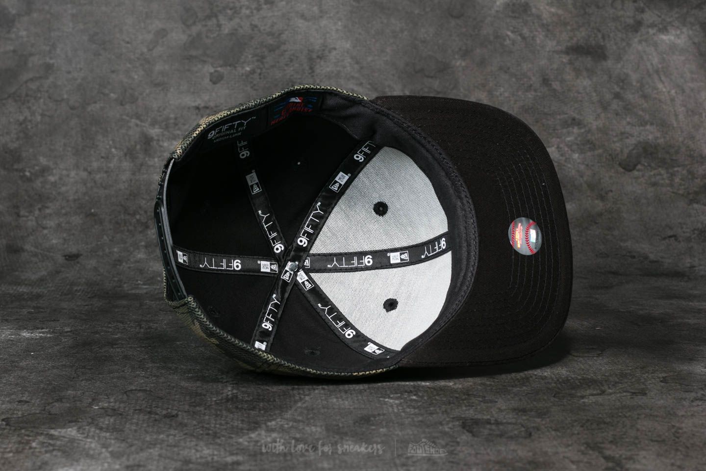Шапки New Era 9Fifty MLB Mesh Overlay New York Yankees Cap Camo/ Black