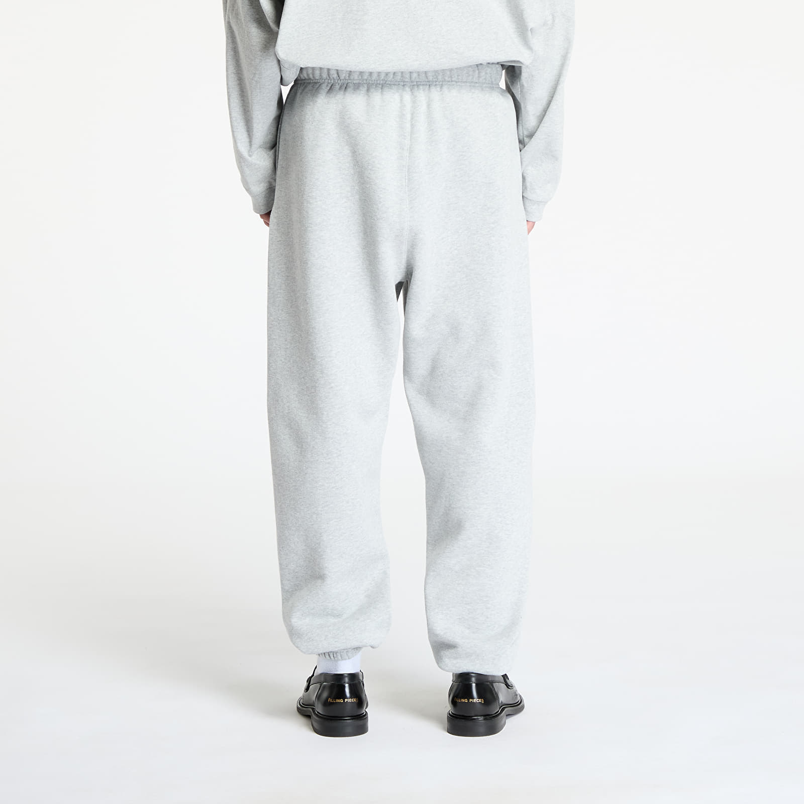 Tepláky Fear Of God ESSENTIALS Fleece Essential Sweatpant Light Heather Gray