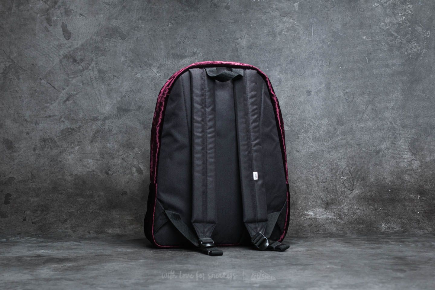 Vans crushed 2025 velvet backpack