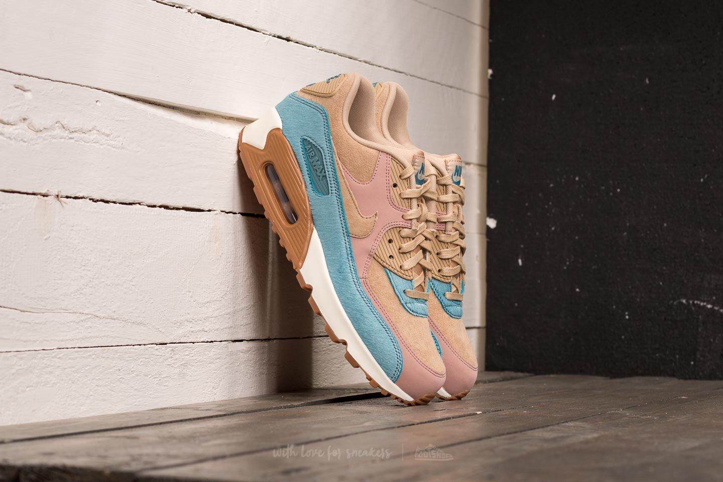 Nike Wmns Air Max 90 LX