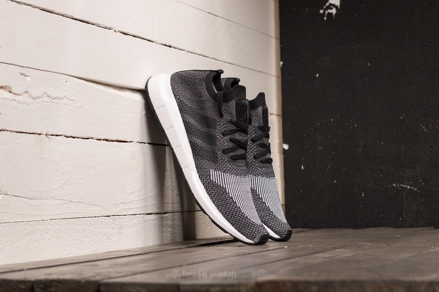 Swift run clearance primeknit black