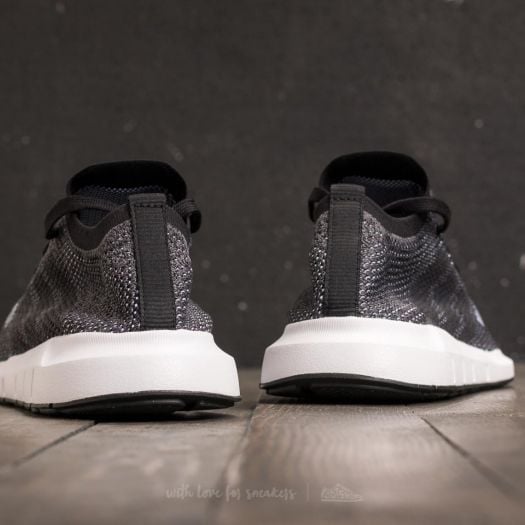 Adidas swift run primeknit core black medium grey heather hotsell