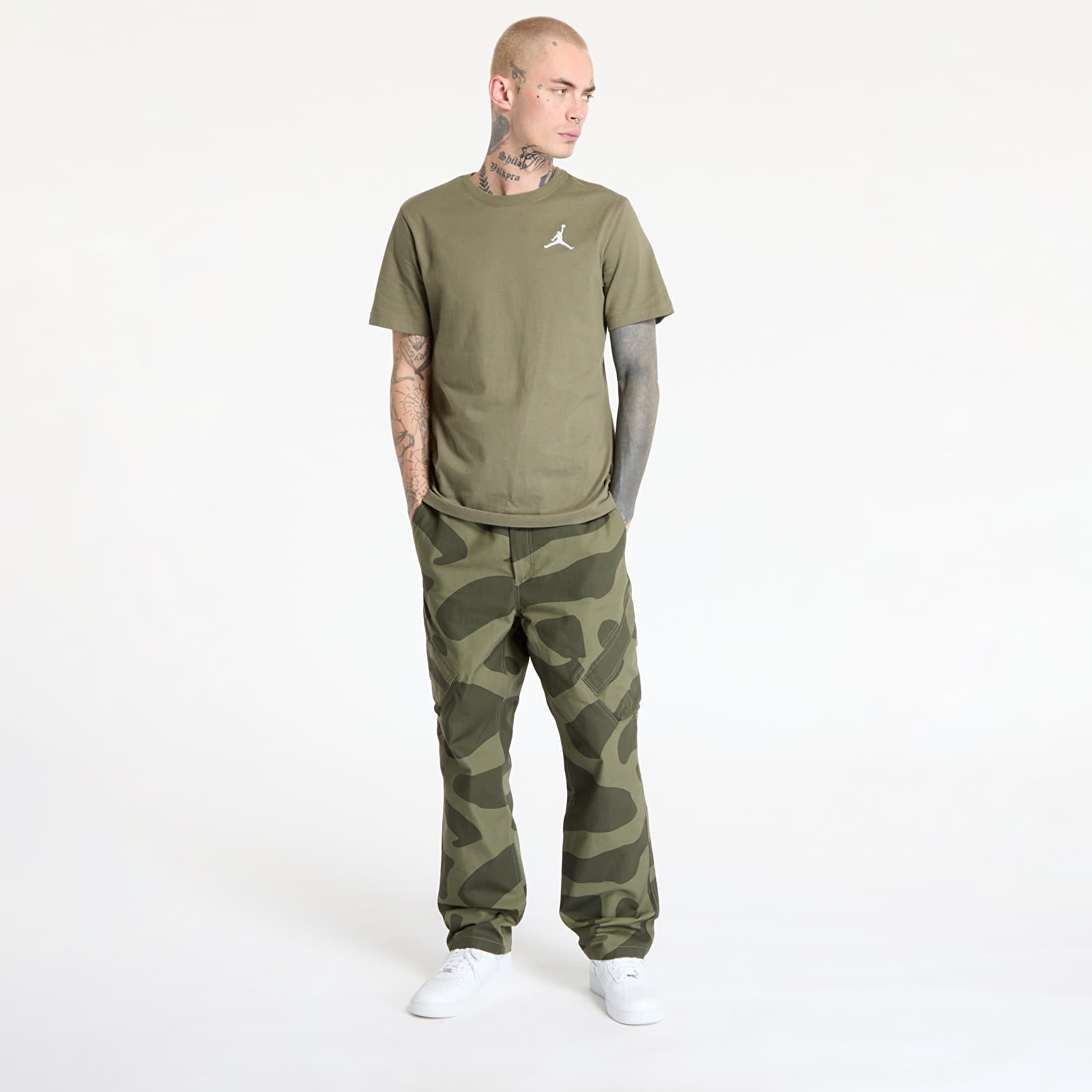 T-skjorter Jordan Jumpman Men's Short-Sleeve T-Shirt Medium Olive/ White