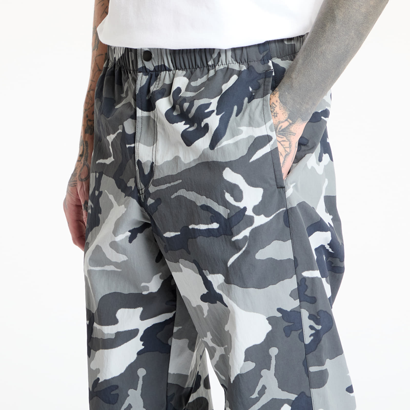 Šusťákové kalhoty Jordan MVP Men's Camo Pants Black/ Sail