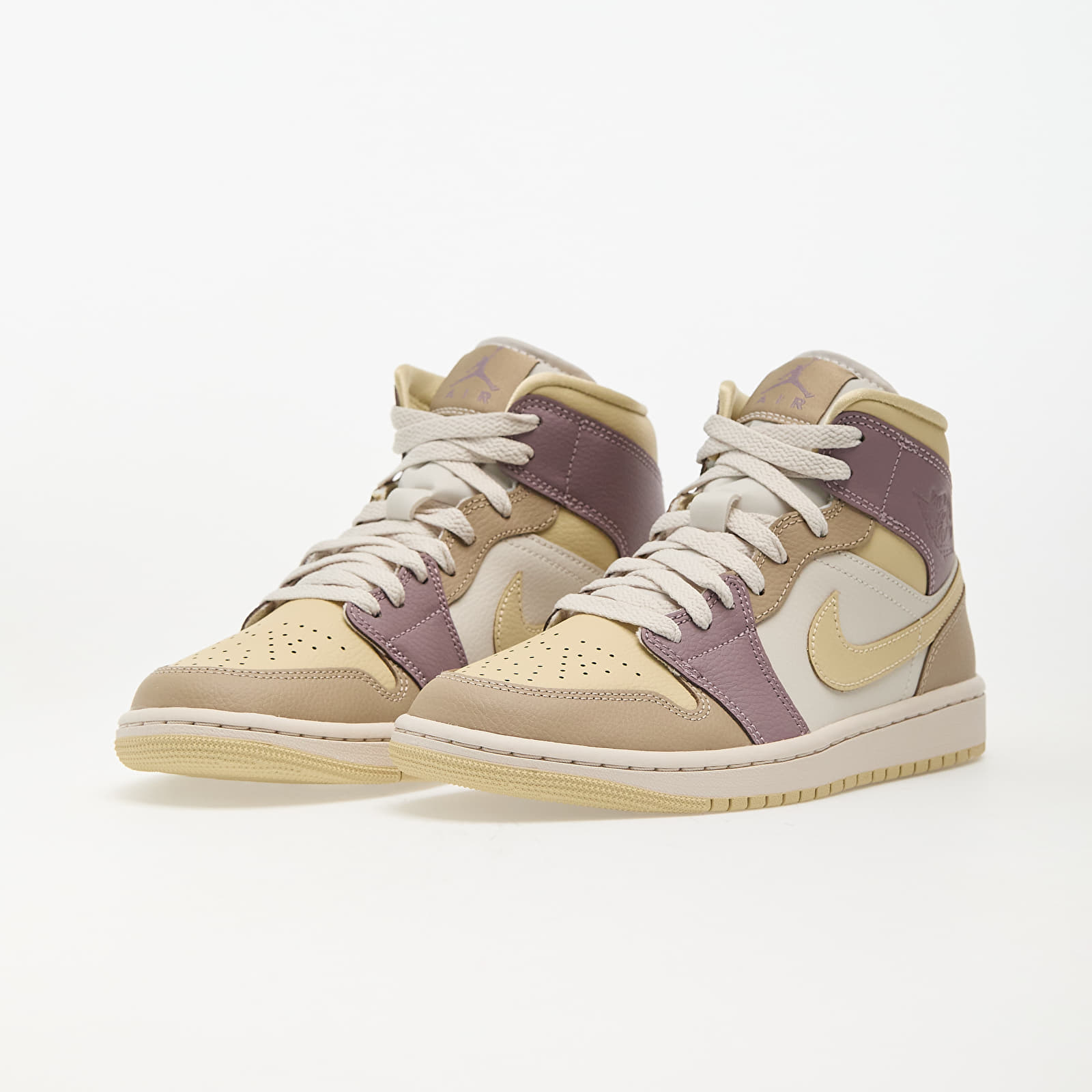 Женская обувь Air Jordan 1 Mid Lt Orewood Brn/ Team Gold-Khaki