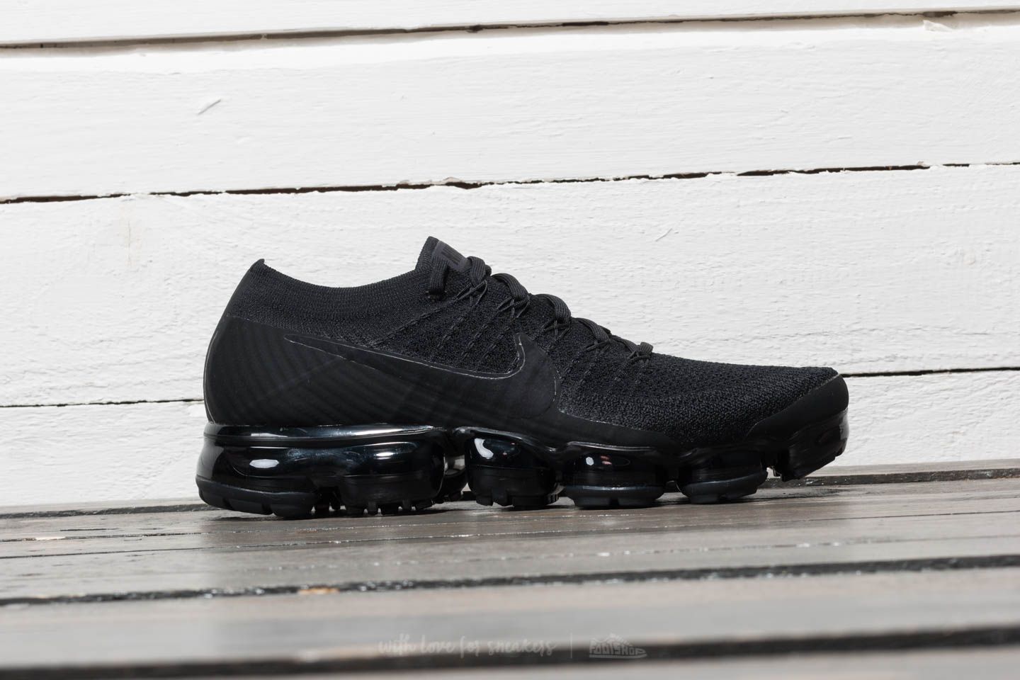 Black vapormax womens flyknit hot sale