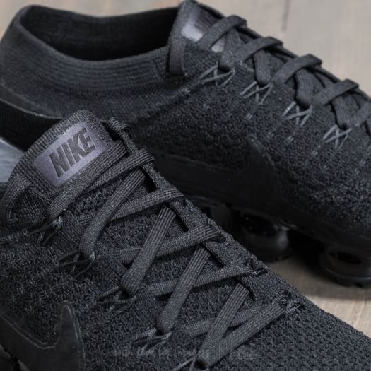 Nike vapormax flyknit triple black clearance 3.0