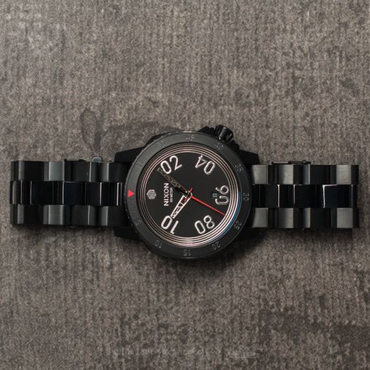 Nixon ranger star hotsell wars