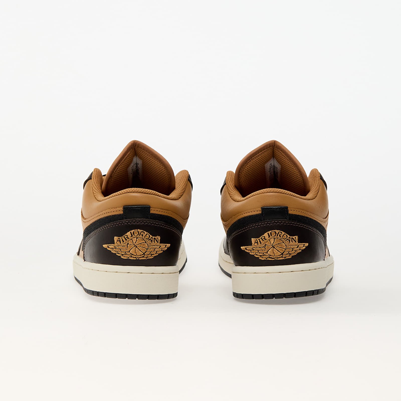 Männer Air Jordan 1 Low SE Flax/ Black-Baroque Brown-Vintage Coral