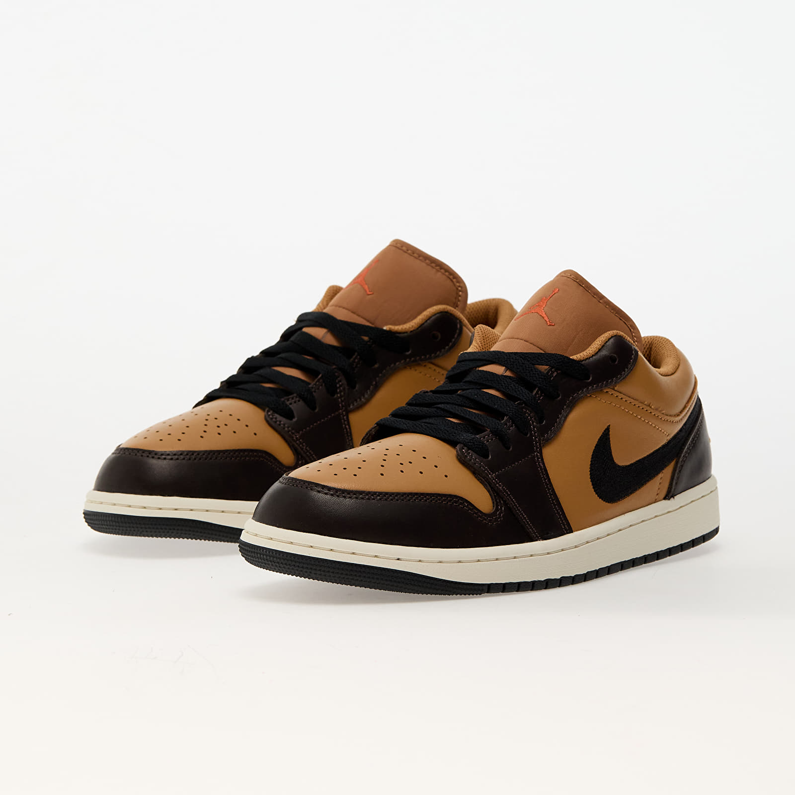 Männer Air Jordan 1 Low SE Flax/ Black-Baroque Brown-Vintage Coral