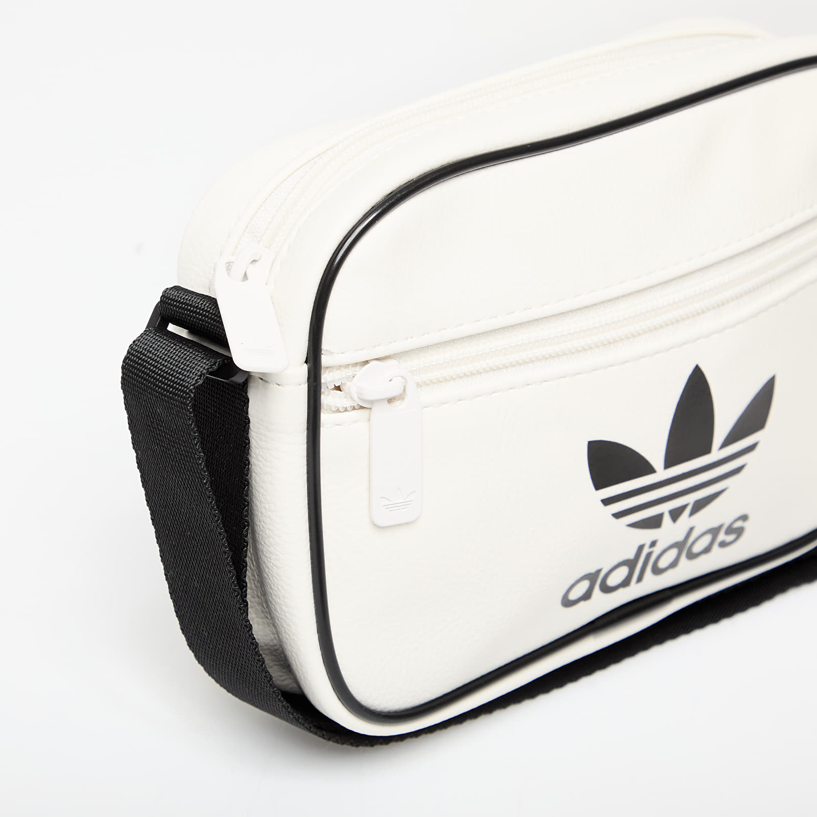 Other accessories adidas Adicolor Classic Mini Airliner Cloud White