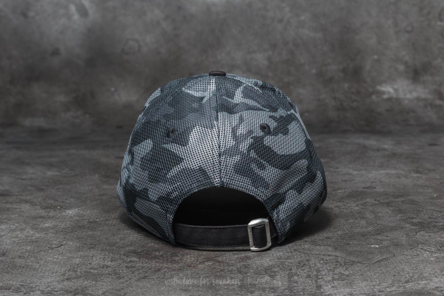 Cappelli strapback New Era 9Forty NFL Mesh Overlay Oakland Raiders Grey/ Black