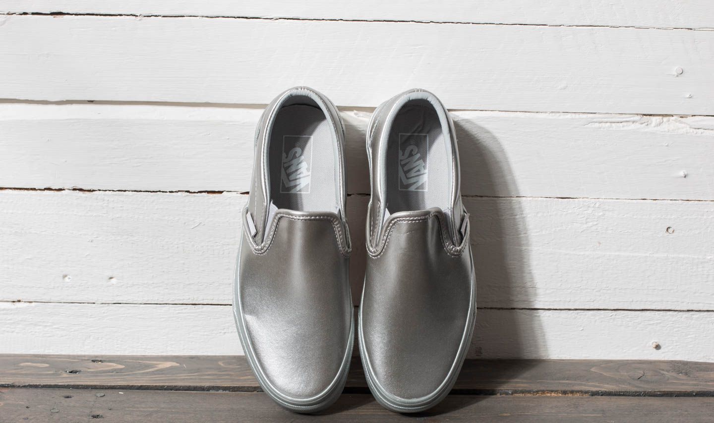 Dámske topánky a tenisky Vans Classic Slip-On (Metallic Sidewall) Silver