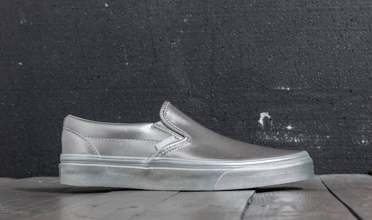 Dámske topánky a tenisky Vans Classic Slip-On (Metallic Sidewall) Silver