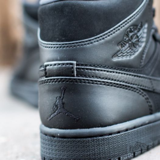 jordan retro one black