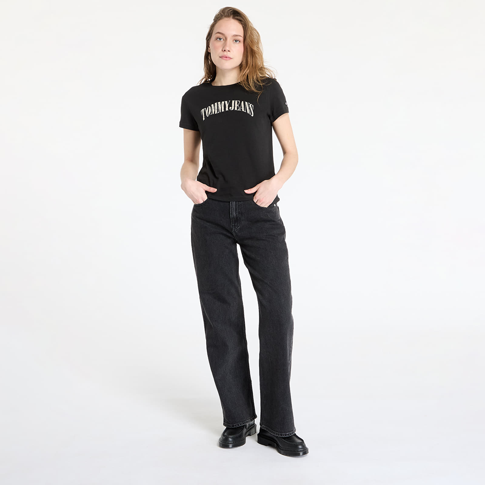 T-shirts Tommy Jeans Regular Floral Varsity Tee Black