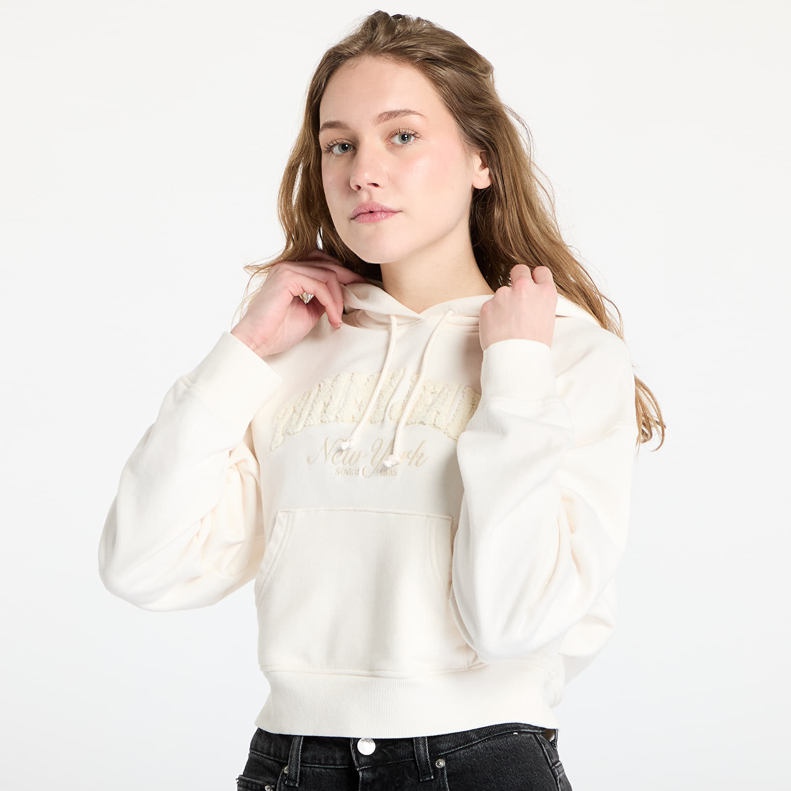 Mikiny Tommy Jeans Boxy Crop Varsity Hoodie White