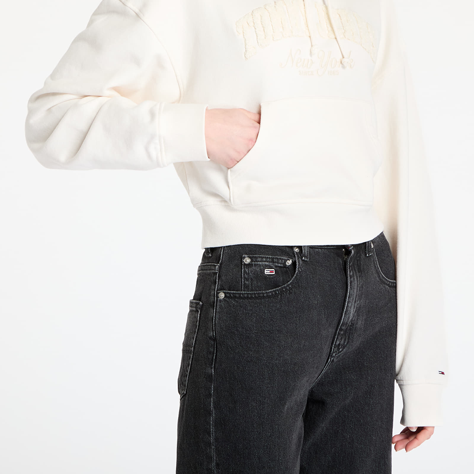 Mikiny Tommy Jeans Boxy Crop Varsity Hoodie White