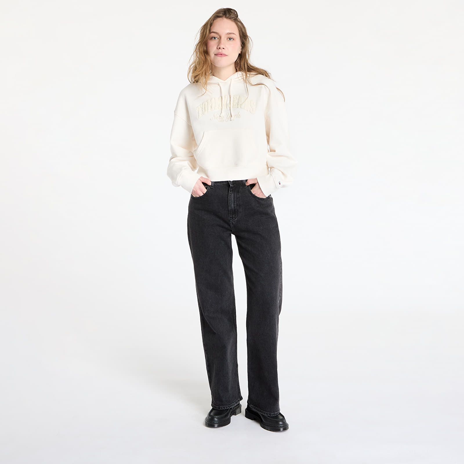Mikiny Tommy Jeans Boxy Crop Varsity Hoodie White