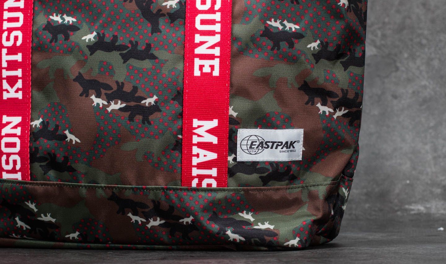 Sacs à bandoulière EASTPAK x Maison Kitsuné Flask Tote Bag Multicolor Print