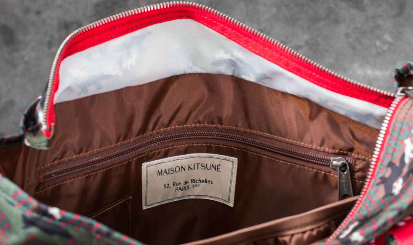 Sacs à bandoulière EASTPAK x Maison Kitsuné Flask Tote Bag Multicolor Print