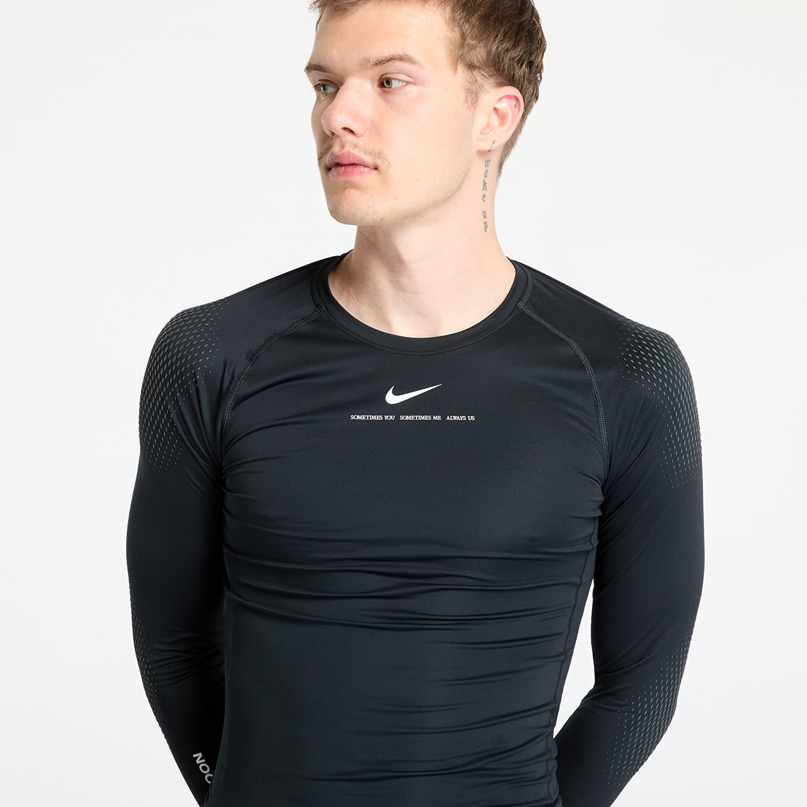 T-skjorter for menn Nike x NOCTA Men's Long-Sleeve Base Layer Basketball Top Black/ White/ Anthracite/ White