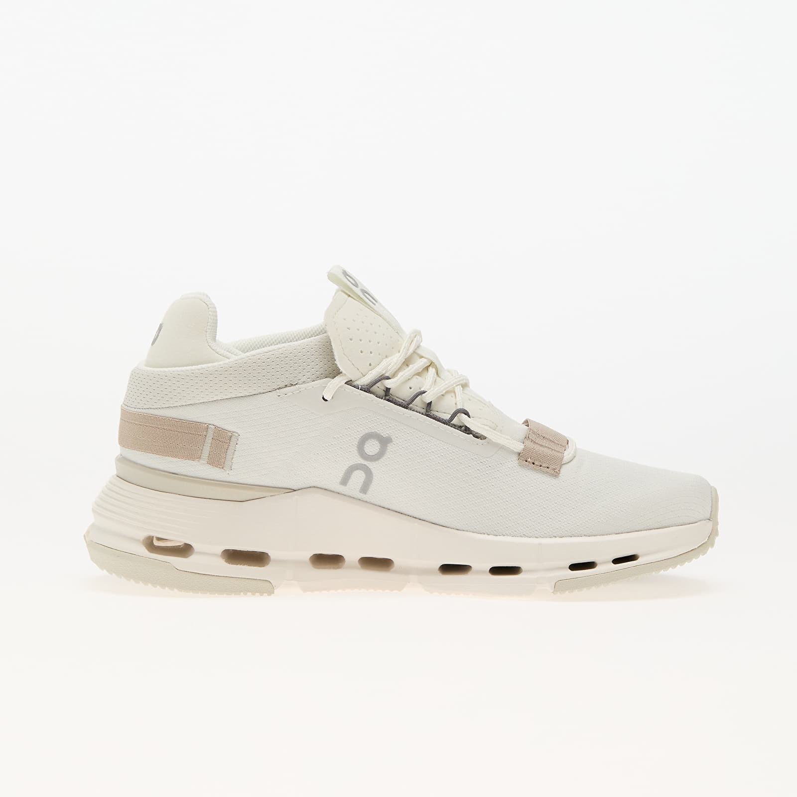 Zapatillas mujer On W Cloudnova 2 Ice/ Sand