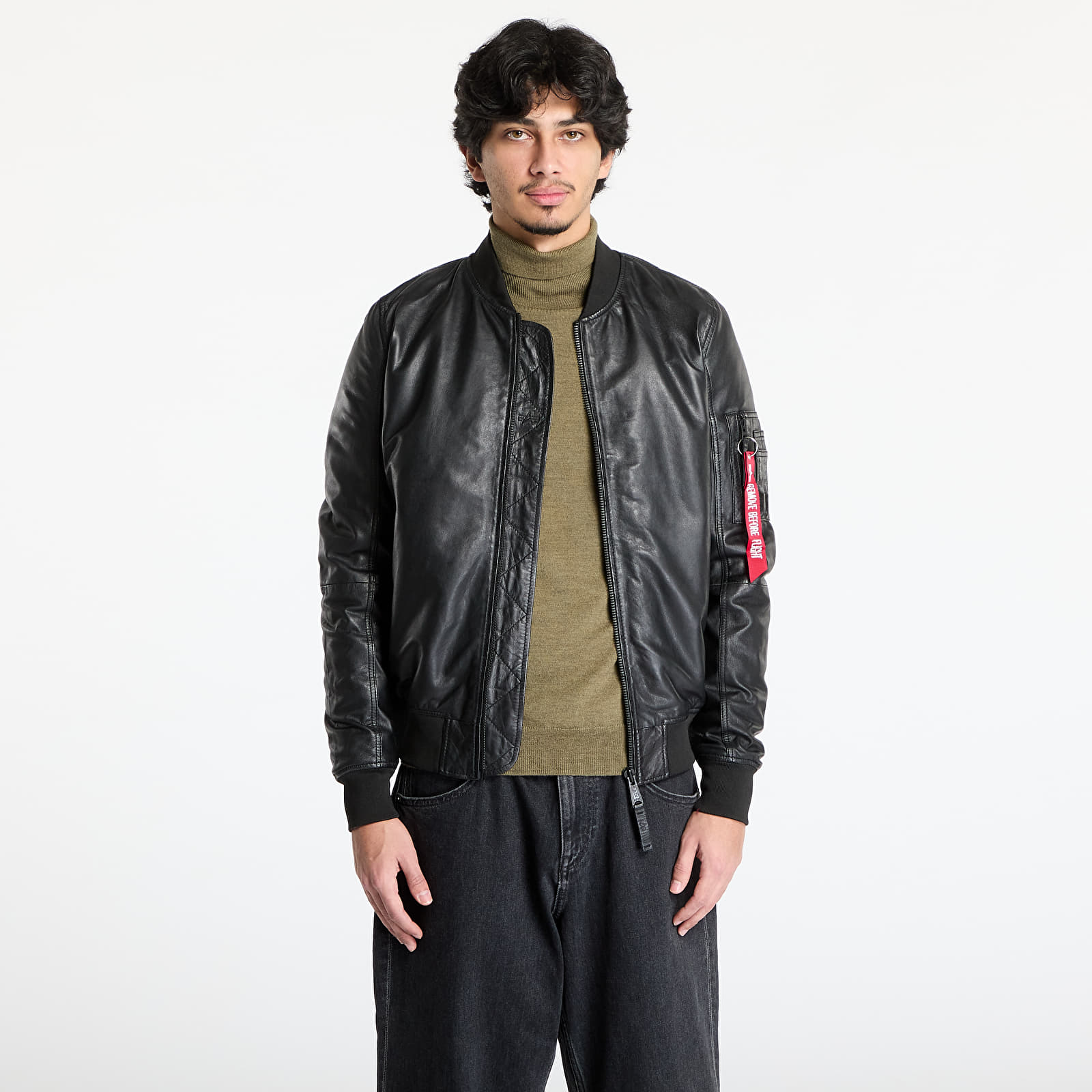 Herrenjacken Alpha Industries Inc. MA-1 Leather Black