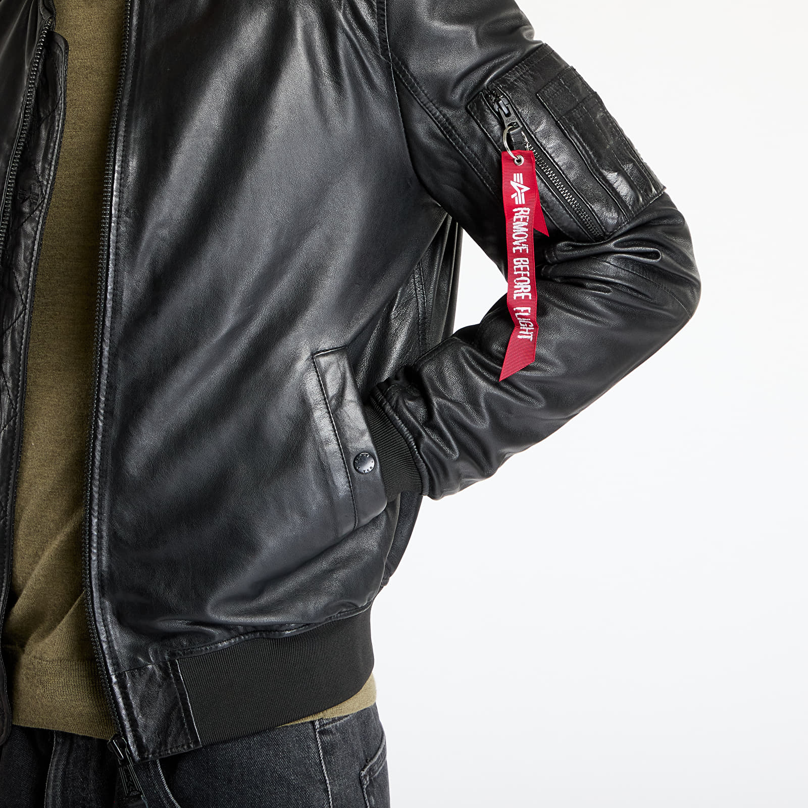Herrenjacken Alpha Industries Inc. MA-1 Leather Black