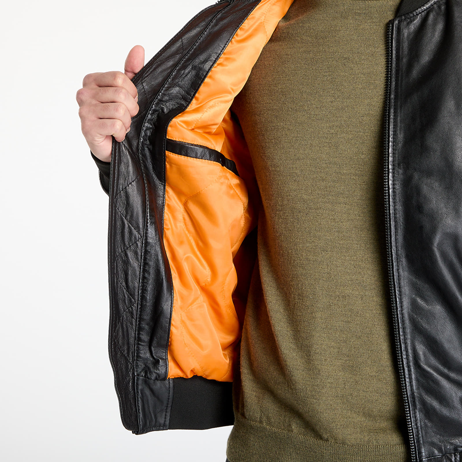 Herrenjacken Alpha Industries Inc. MA-1 Leather Black