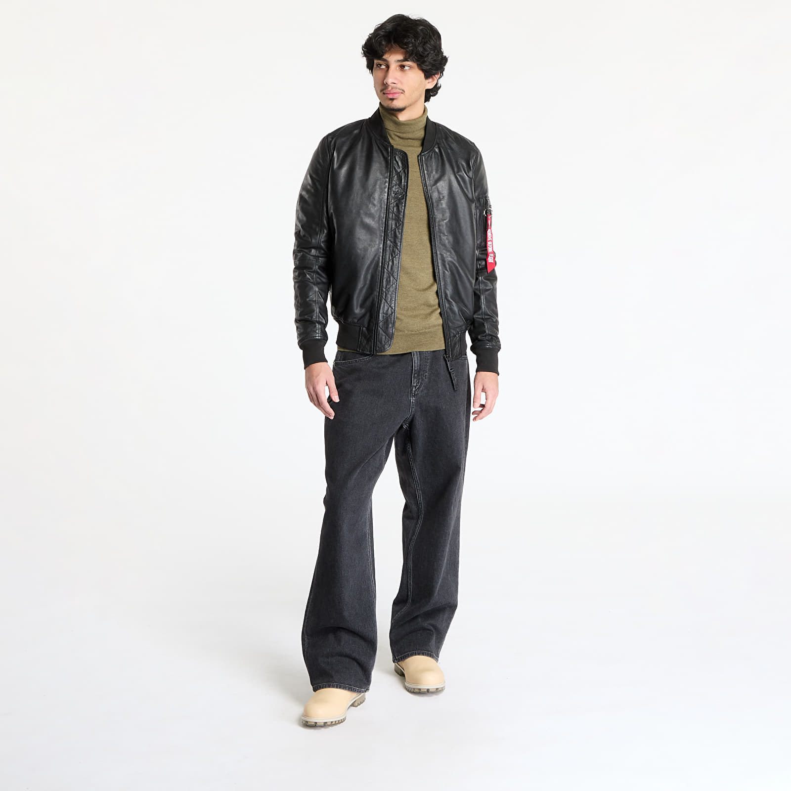 Herrenjacken Alpha Industries Inc. MA-1 Leather Black