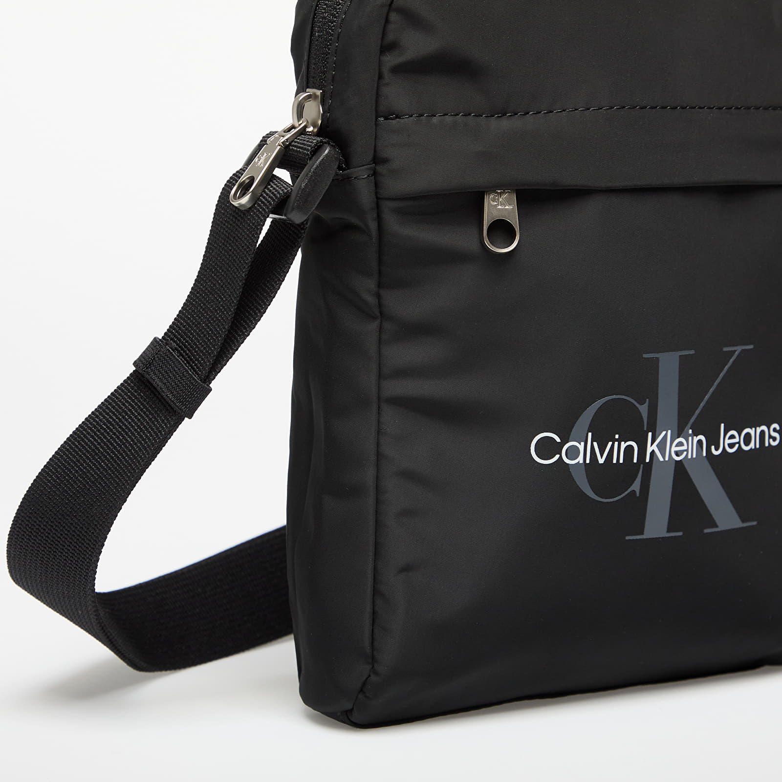 Torby przez ramię Calvin Klein Jeans Sport Essentials Reporter Bag Black