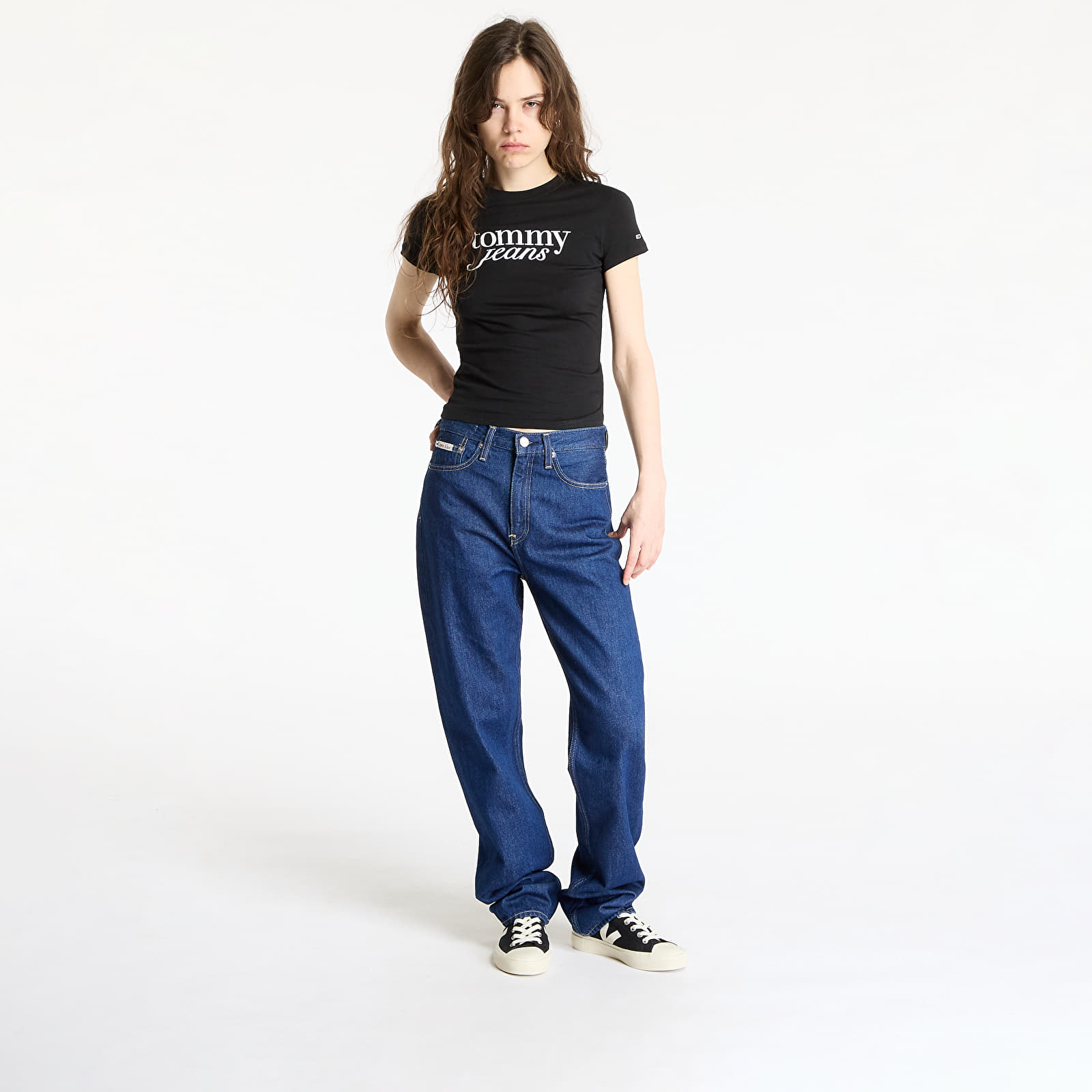 Naiste T-särgid Tommy Jeans Slim Essential Tee Black