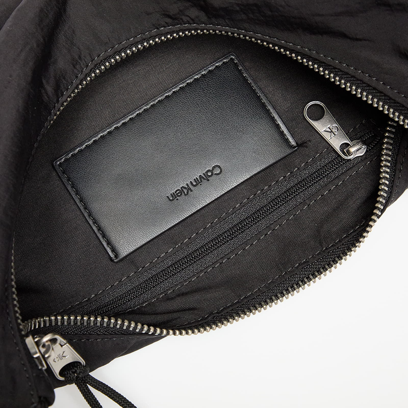 Crossbody táskák Calvin Klein Jeans Luna Nylon Sling Bag Black