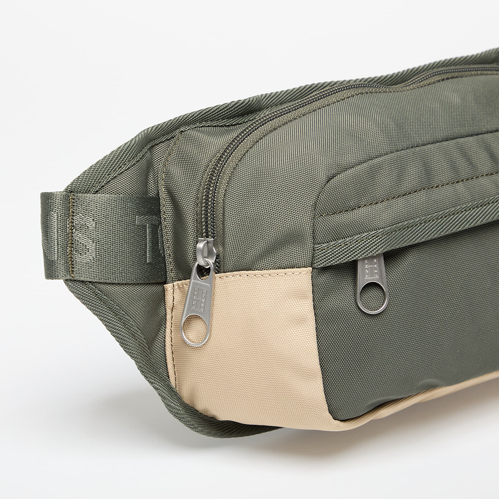Gürteltaschen Tommy Jeans Essential Daily Bumbag Green