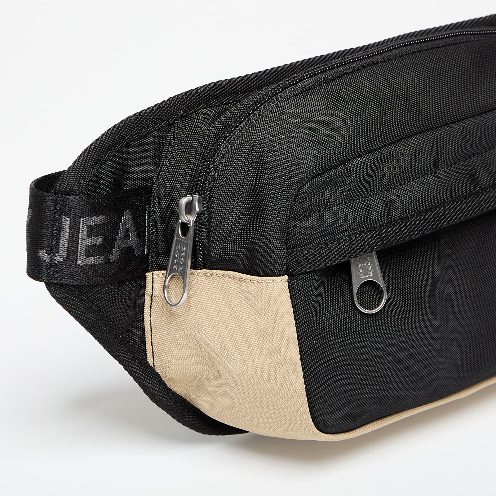 Gürteltaschen Tommy Jeans Essential Daily Bumbag Black
