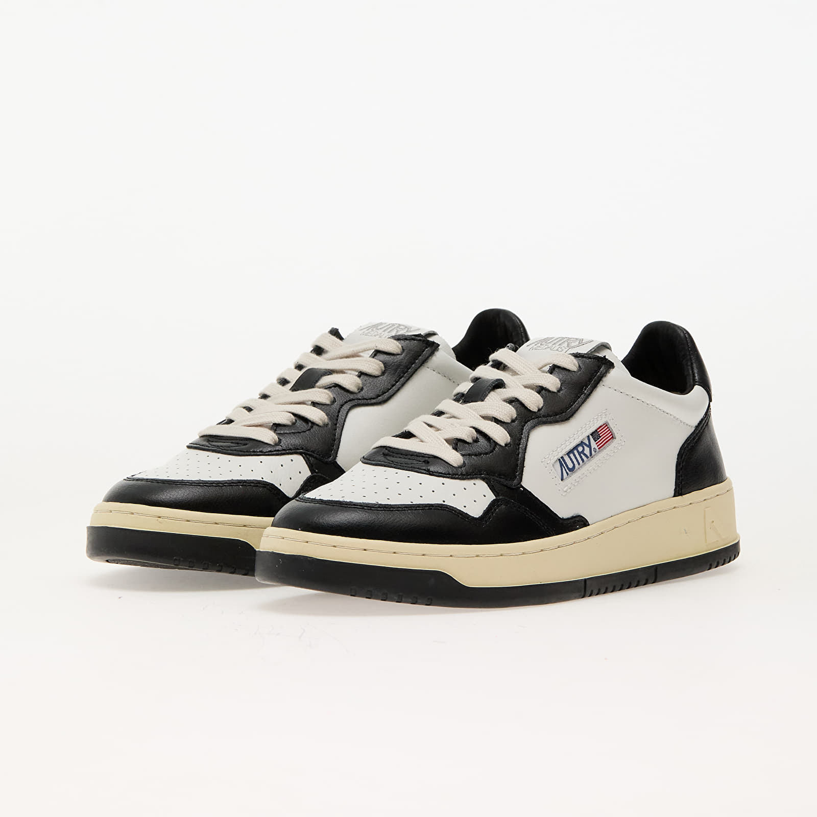 Дамски кецове и обувки Autry Medalist Low Wom Leat/ Leat Wht/ Blk