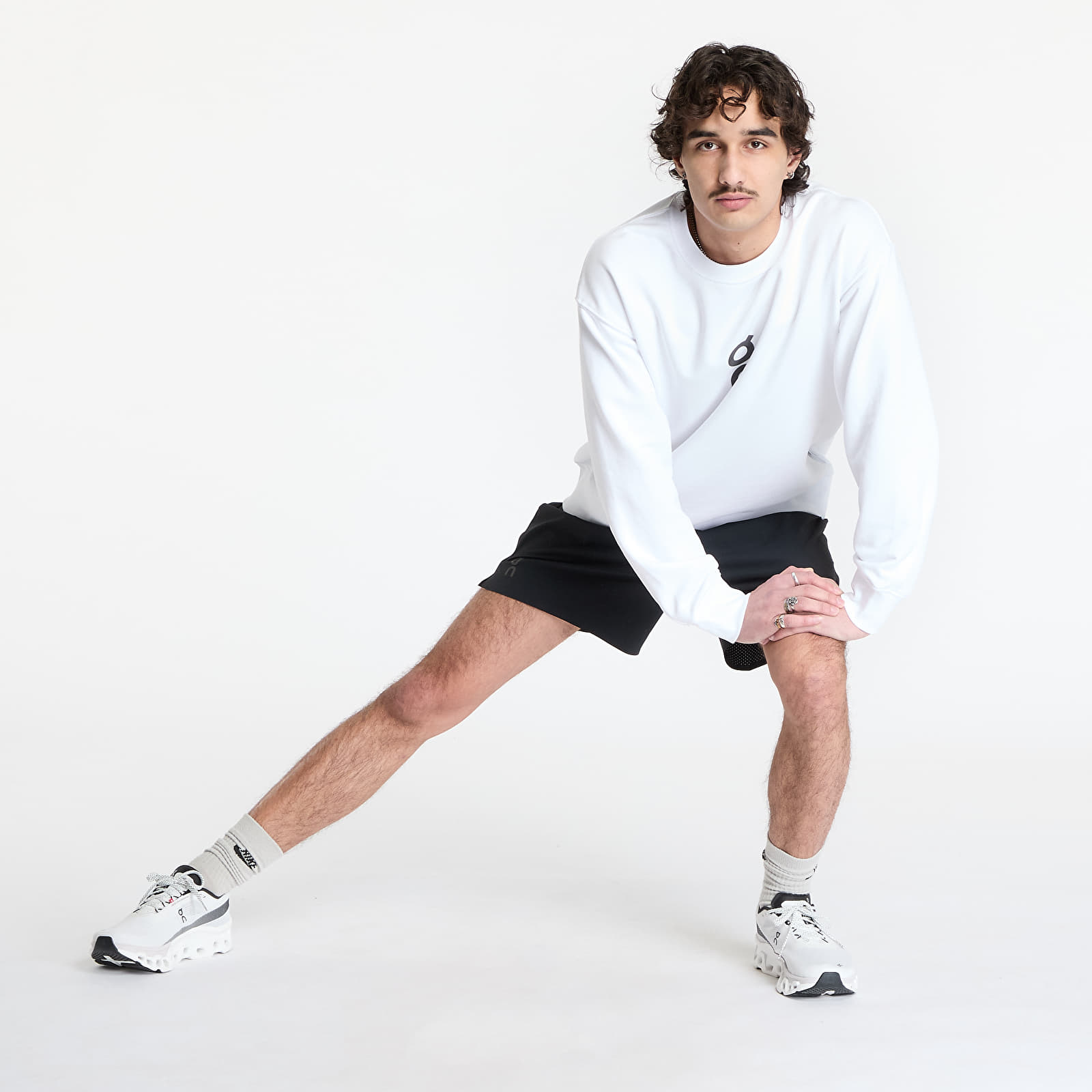 Hoodies and sweatshirts  On Club Crew White