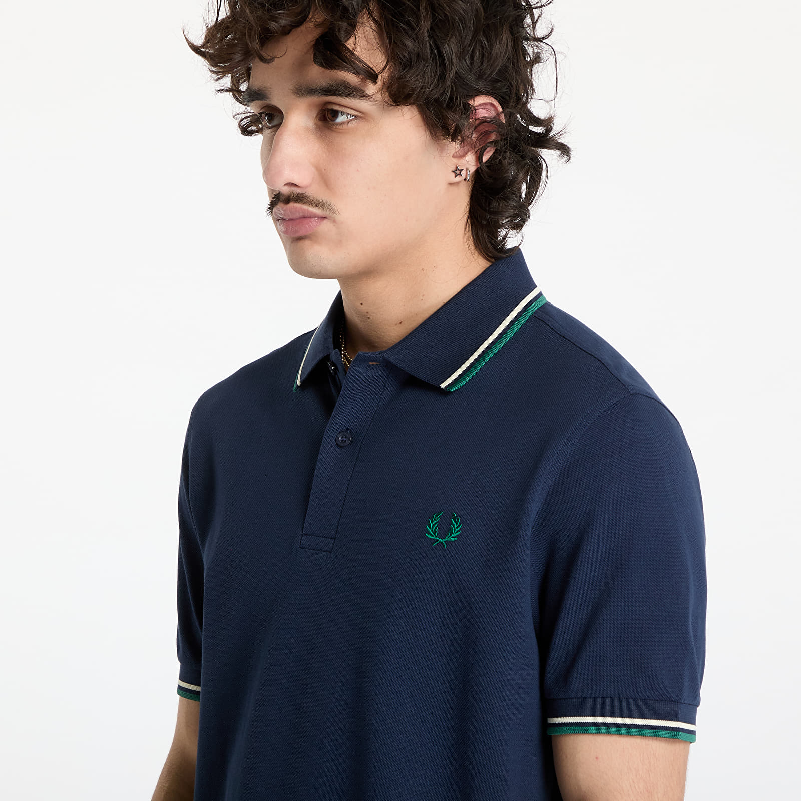 Pánská trička FRED PERRY Twin Tipped Fred Perry Shirt Dark Carbon/ Light Ecru/ Label Green