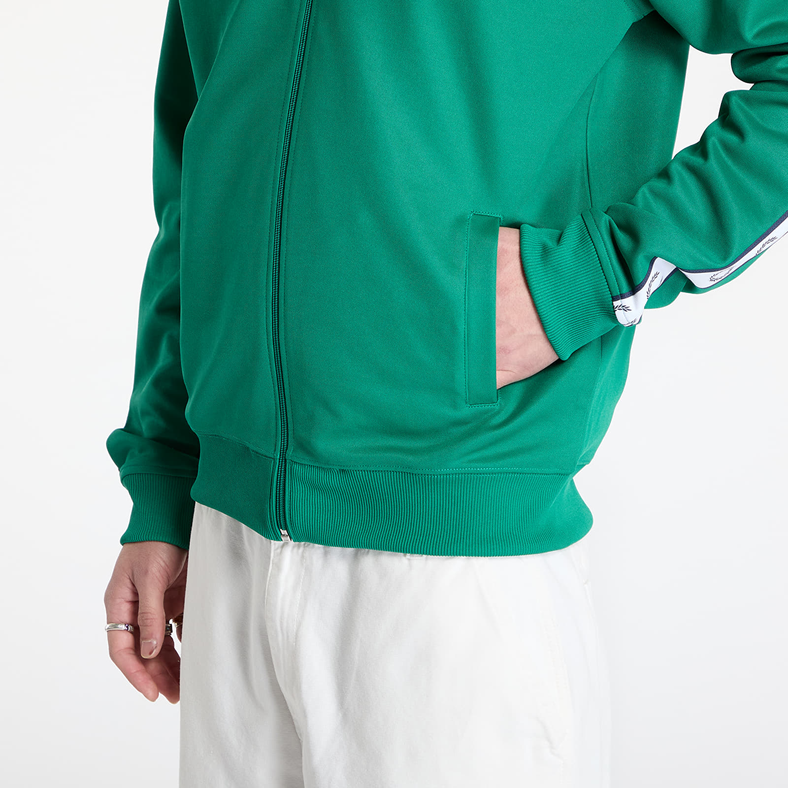 Pánské mikiny FRED PERRY Taped Track Jacket Label Green